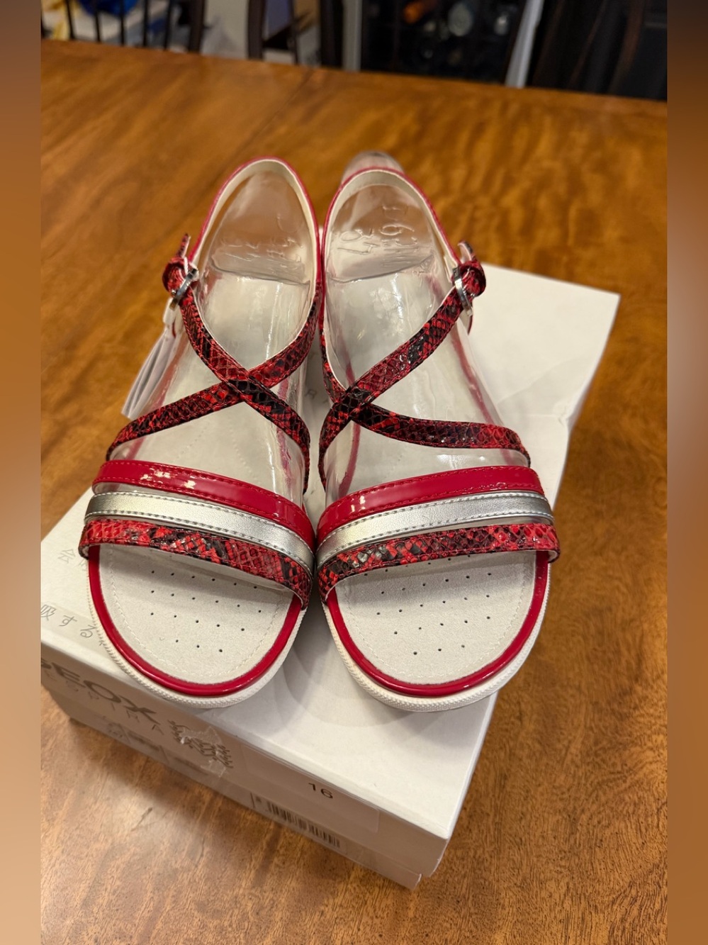 GEOX women’s Respira Flat D VEGA SAND C Scarlet Sandals